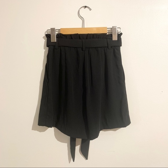 H&M Paper Bag Shorts NWOT - Picture 4 of 9